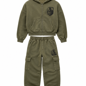 custom crest embroidery zip up tracksuit manufacturer for brands (复制) custom crest embroidery zip up tracksuit manufacturer for brands (复制)