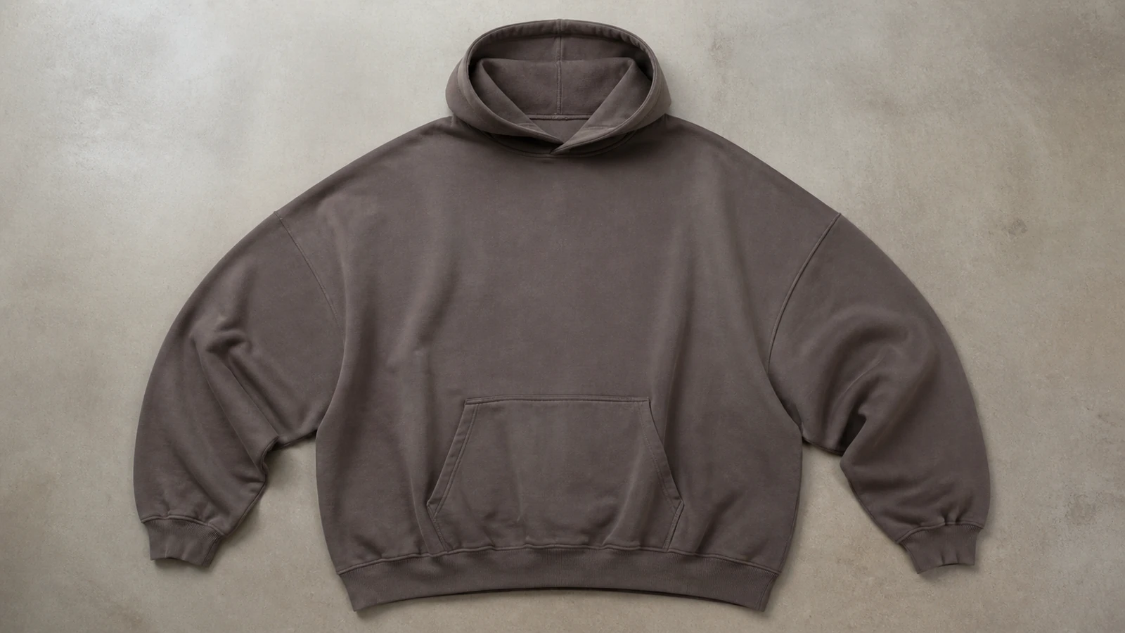 What Size Hoodie Should I Get If I'm 5'7"? Oversized hoodie fit showing drop shoulders and relaxed proportions